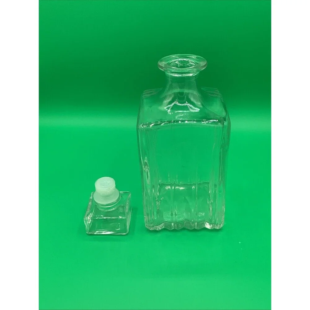 Glass Decanter Bottle Stopper Medium Made in Italy Bar Ware Decorative Container